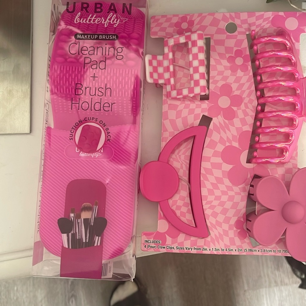 Urban Butterfly Brush Cleaning Pad & Pink Hair Clips Bundle